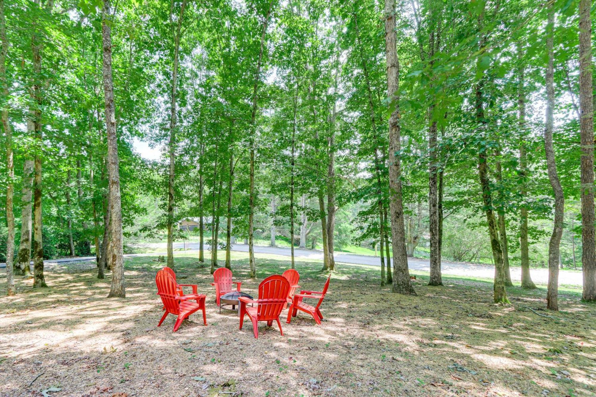 Pet-Friendly Home With Hot Tub In Blue Ridge! Eksteriør bilde