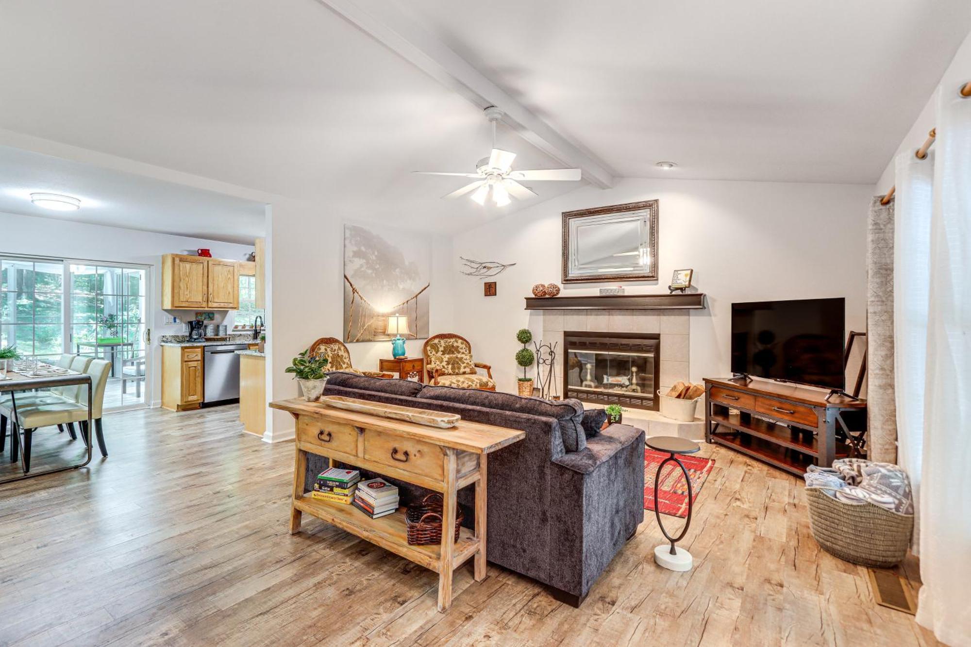 Pet-Friendly Home With Hot Tub In Blue Ridge! Eksteriør bilde