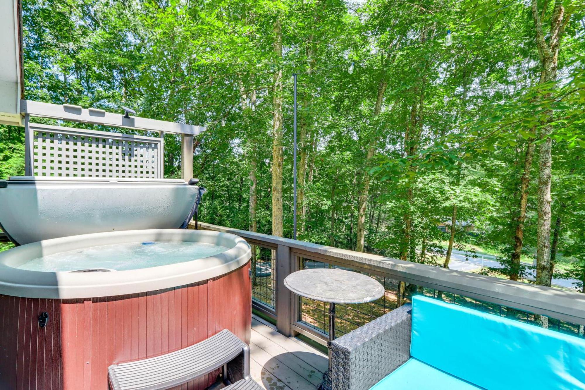 Pet-Friendly Home With Hot Tub In Blue Ridge! Eksteriør bilde